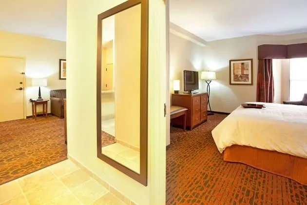 One Bedroom Suite, 1 King Bed, Kitchen