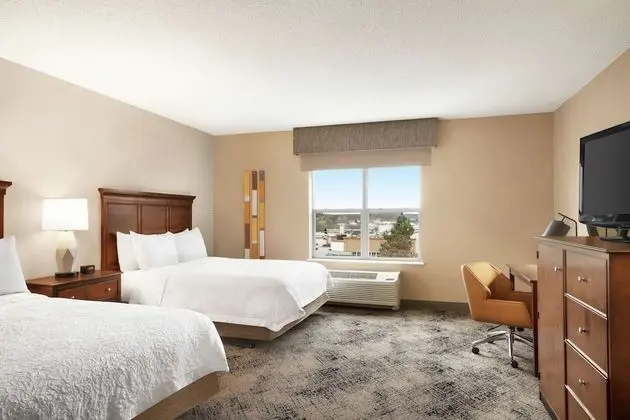 Oda, 2 Büyük (Queen) Boy Yatak, Engellilere Uygun, Sigara İçilmez