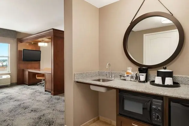 Stüdyo, Engellilere Uygun, Sigara İçilmez