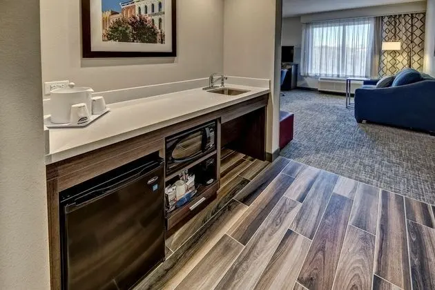 ADA Accessible, Studio, 1 King Bed, Accessible, Bathtub (Mobility & Hearing)