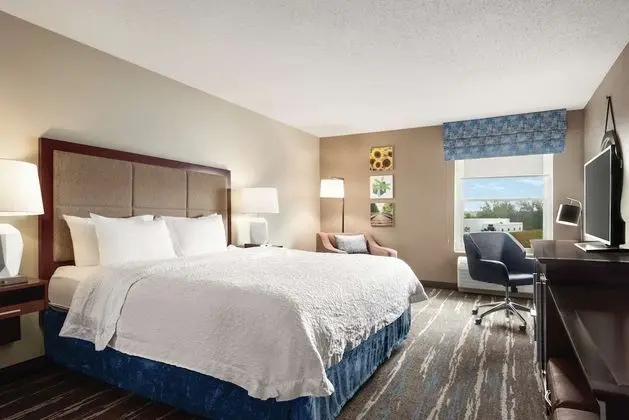 1 KING BED NONSMOKING