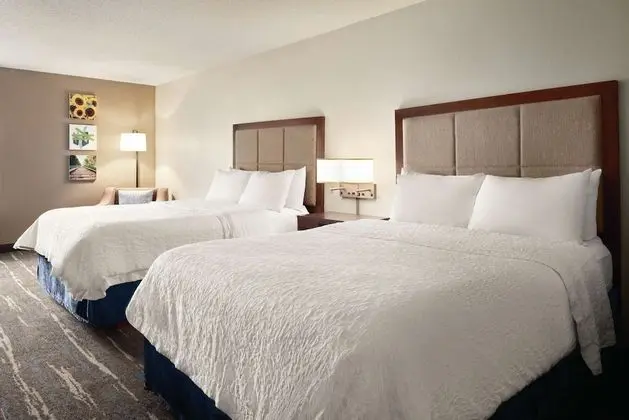 2 QUEEN BEDS NONSMOKING