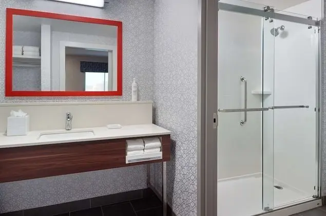 Stüdyo, 1 En Büyük (King) Boy Yatak, Buzdolabı ve Mikrodalga (Wet bar)