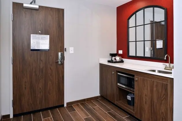 Stüdyo, 1 En Büyük (King) Boy Yatak, Buzdolabı ve Mikrodalga (Wet bar)