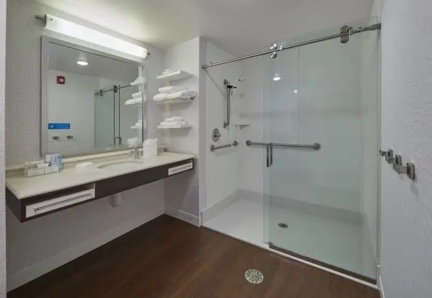 Oda, 1 En Büyük (King) Boy Yatak, Sigara İçilmez, Buzdolabı