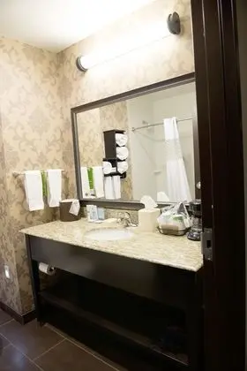 Oda, 2 Büyük (Queen) Boy Yatak, Engellilere Uygun, Sigara İçilmez