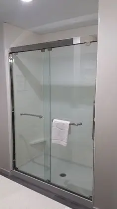 Oda, 1 En Büyük (King) Boy Yatak, Sigara İçilmez, Buzdolabı