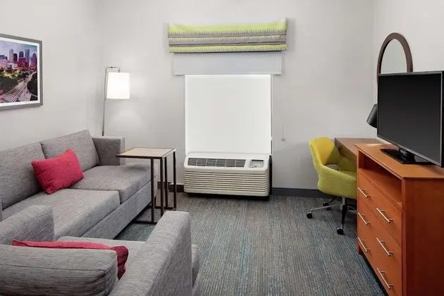 1 King Bedroom Suite w/ Kitchen