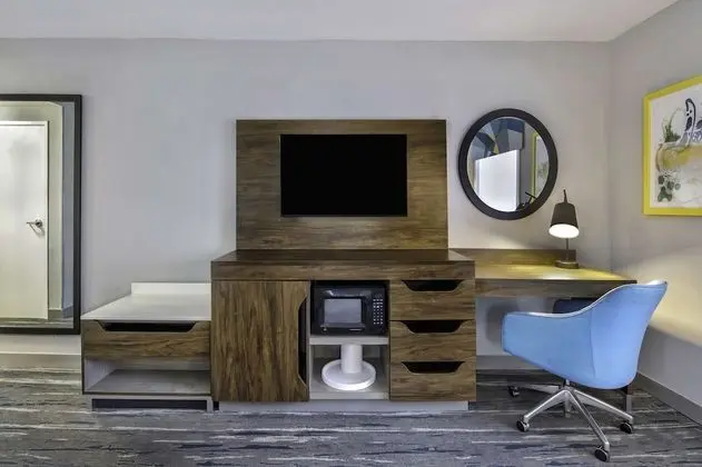 Oda, 2 Büyük (Queen) Boy Yatak, Engellilere Uygun, Sigara İçilmez