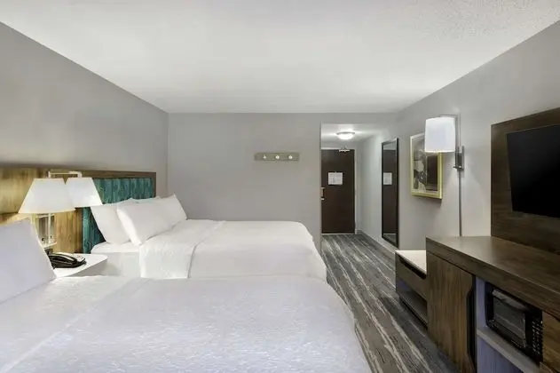 Oda, 2 Büyük (Queen) Boy Yatak, Engellilere Uygun, Sigara İçilmez