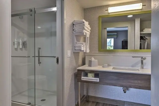 Stüdyo, 1 En Büyük (King) Boy Yatak, Buzdolabı ve Mikrodalga (Wet bar)