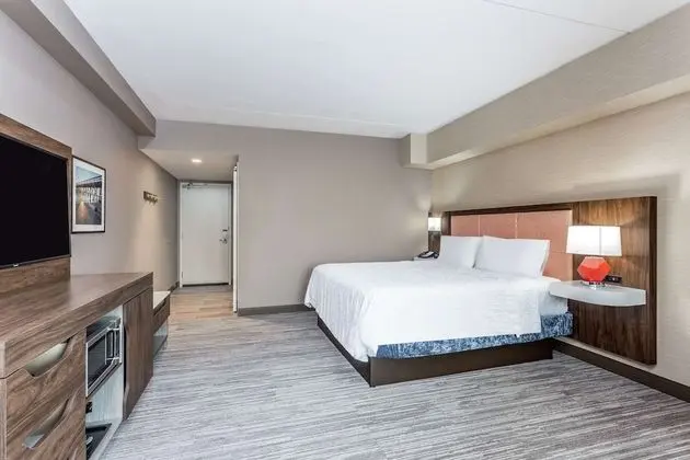 Oda, 1 En Büyük (King) Boy Yatak, Buzdolabı ve Mikrodalga