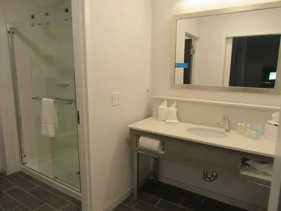 Stüdyo, 1 En Büyük (King) Boy Yatak, Buzdolabı ve Mikrodalga (Wet Bar)