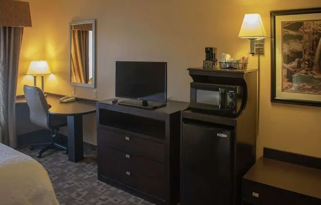 1 King, ADA Handicapped Accessible, Non Smoking