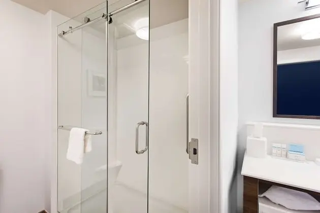 Stüdyo, 1 En Büyük (King) Boy Yatak, Buzdolabı ve Mikrodalga (Wet bar)