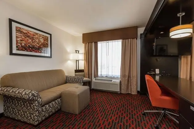 1 King Studio Suite Non-Smoking
