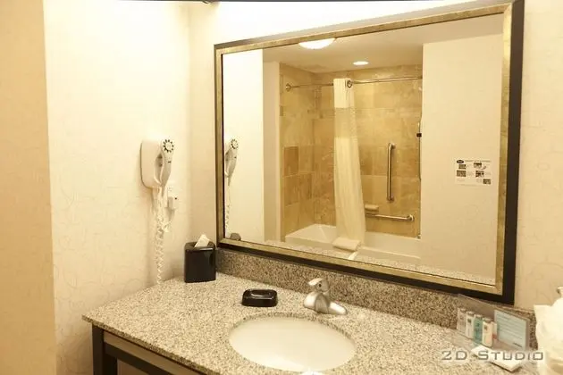 2 Queen Beds Accessible Room Non-Smoking