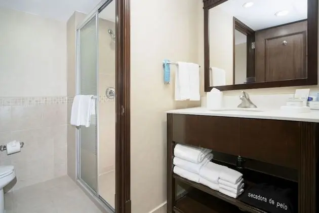 Oda, 1 Büyük (Queen) Boy Yatak, Sigara İçilmez (Interior)