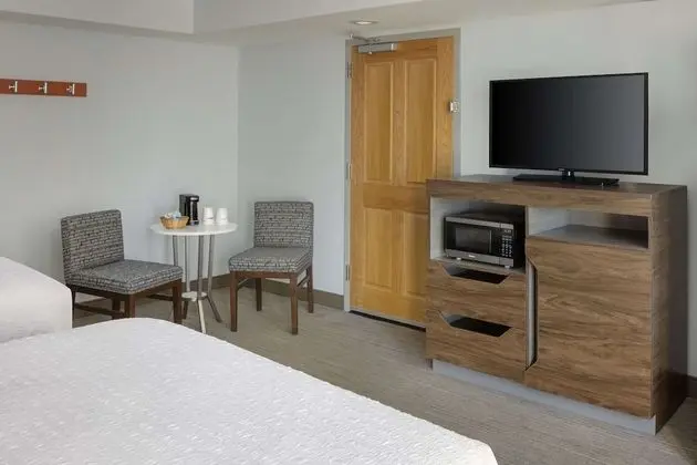 İki Queen-Size Yataklı Oda (Sigara İçilmez)