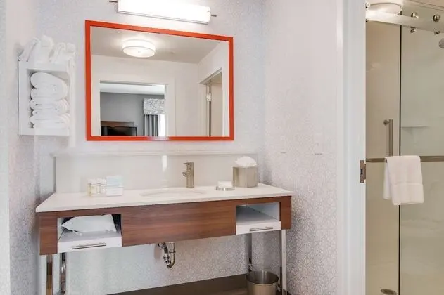 Oda, 1 En Büyük (King) Boy Yatak, Buzdolabı ve Mikrodalga, Şehir Manzaralı (Wet bar)