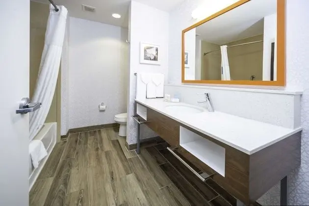 Oda, 1 En Büyük (King) Boy Yatak, Engellilere Uygun, Sigara İçilmez