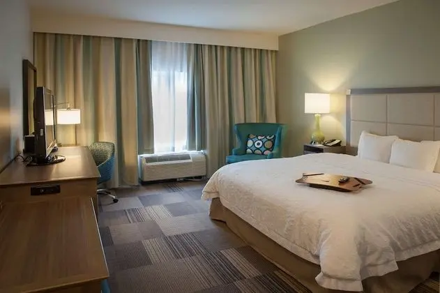 King bed with accessible tub