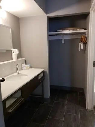 Süit, İki adet Çift Kişilik Yataklı ve Bir adet Çekyatlı