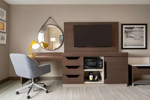 Oda, 1 En Büyük (King) Boy Yatak, Buzdolabı ve Mikrodalga