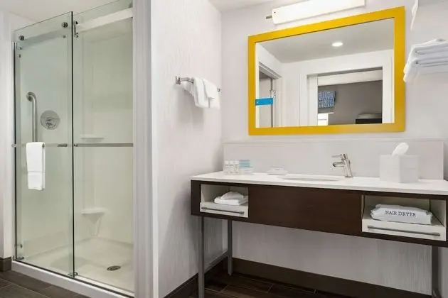 Stüdyo, 1 En Büyük (King) Boy Yatak, Buzdolabı ve Mikrodalga (Wet bar)