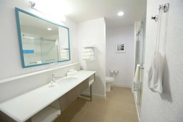 Oda, 1 En Büyük (King) Boy Yatak, Buzdolabı