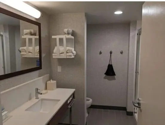 Oda, 1 En Büyük (King) Boy Yatak, Sigara İçilmez, Buzdolabı
