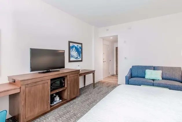Oda, 1 En Büyük (King) Boy Yatak ve Çekyat, Sigara İçilmez, Balkon