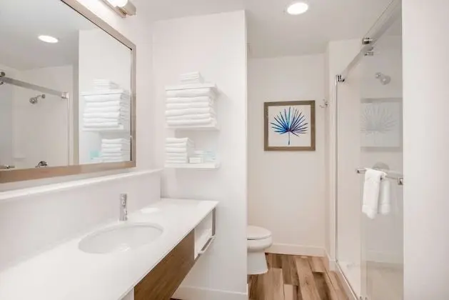 Oda, 1 En Büyük (King) Boy Yatak ve Çekyat, Sigara İçilmez, Balkon