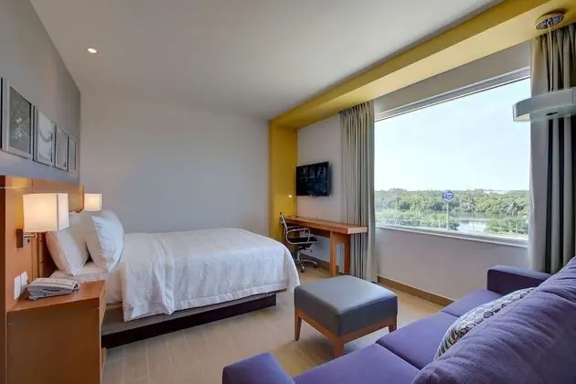 Superior Oda, 1 Büyük (Queen) Boy Yatak, Sigara İçilmez, Buzdolabı (Wet Bar)