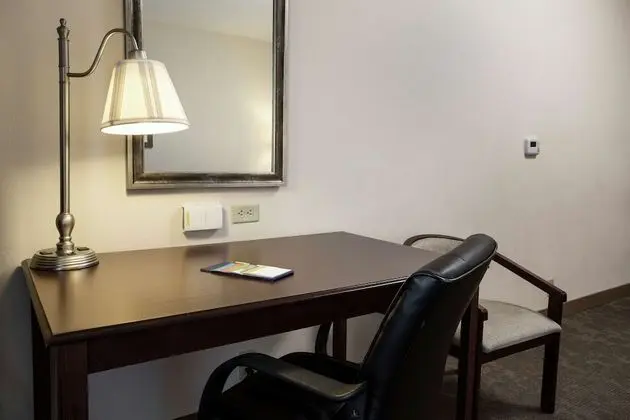 Oda, 1 En Büyük (King) Boy Yatak, Engellilere Uygun, Sigara İçilmez