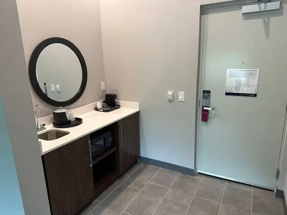 Stüdyo, 1 En Büyük (King) Boy Yatak, Buzdolabı ve Mikrodalga (Wet bar)