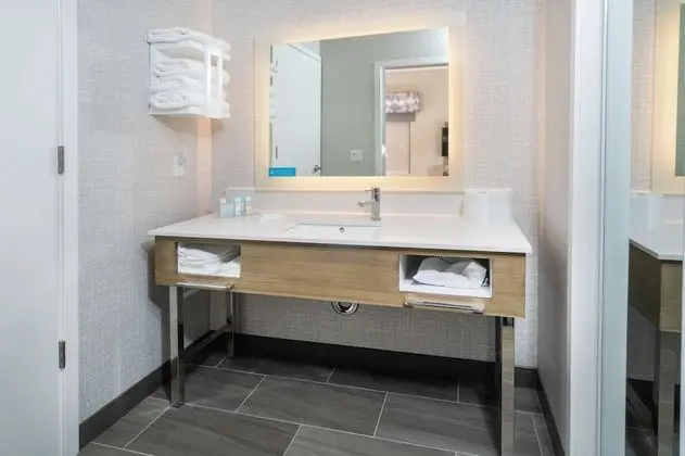 Stüdyo, 1 En Büyük (King) Boy Yatak, Buzdolabı ve Mikrodalga (Wet bar)