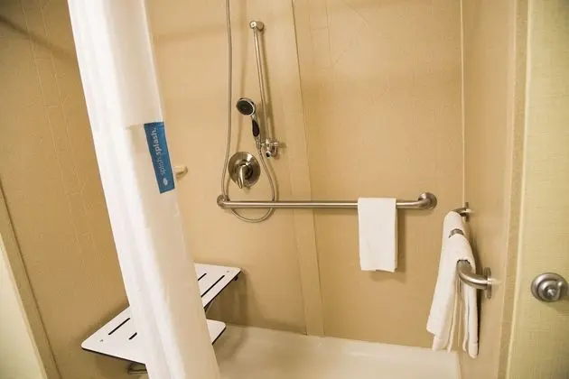 Oda, 1 En Büyük (King) Boy Yatak, Engellilere Uygun, Sigara İçilmez