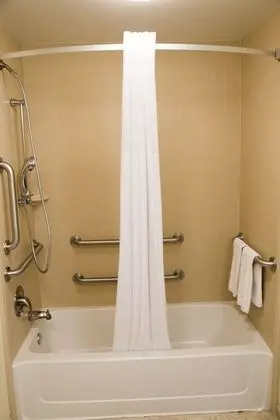 Oda, 1 En Büyük (King) Boy Yatak, Engellilere Uygun, Sigara İçilmez