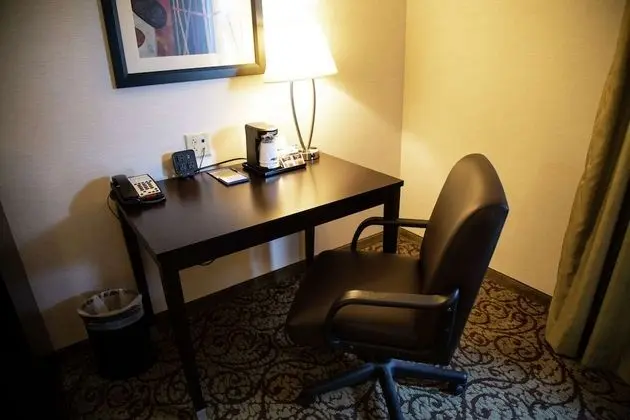 Oda, 2 Büyük (Queen) Boy Yatak, Engellilere Uygun, Sigara İçilmez