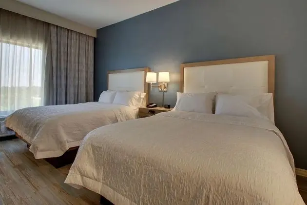 Oda, 2 Büyük (Queen) Boy Yatak, Engellilere Uygun, Küvet