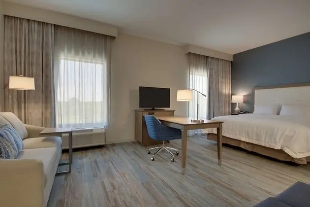 Stüdyo, 1 En Büyük (King) Boy Yatak, Engellilere Uygun (Roll-in Shower)