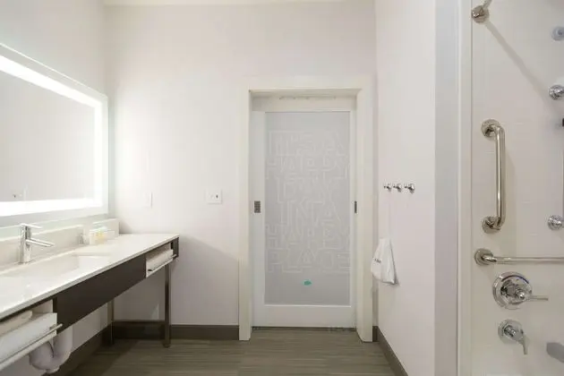 Oda, 1 En Büyük (King) Boy Yatak, Engellilere Uygun (Hearing)