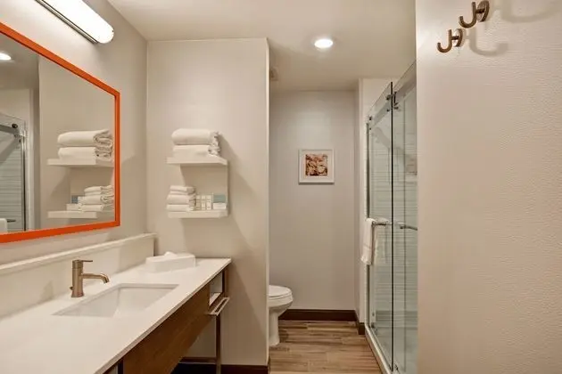 Stüdyo, 1 En Büyük (King) Boy Yatak, Buzdolabı ve Mikrodalga (Wet bar)