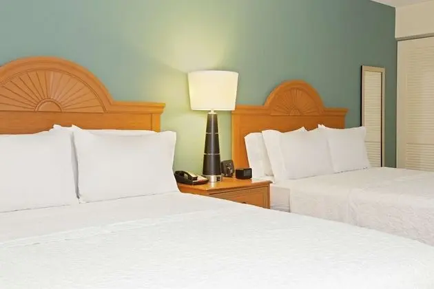 Süit (2 Queen Beds with Sofa bed)