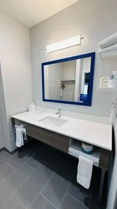 Oda, 1 En Büyük (King) Boy Yatak, Buzdolabı