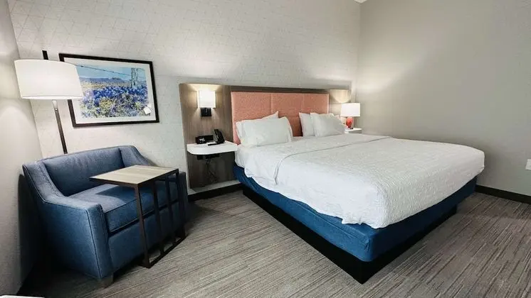 Oda, 1 En Büyük (King) Boy Yatak, Engellilere Uygun, Küvet