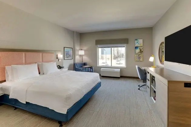 Oda, 1 En Büyük (King) Boy Yatak, Engellilere Uygun, Küvet