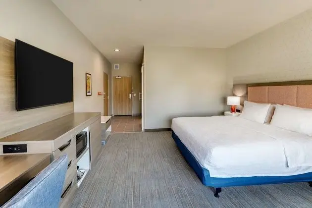 Oda, 1 En Büyük (King) Boy Yatak, Engellilere Uygun, Küvet