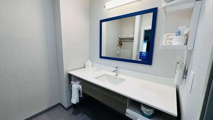 Stüdyo, 1 En Büyük (King) Boy Yatak, Buzdolabı ve Mikrodalga (Wet bar)